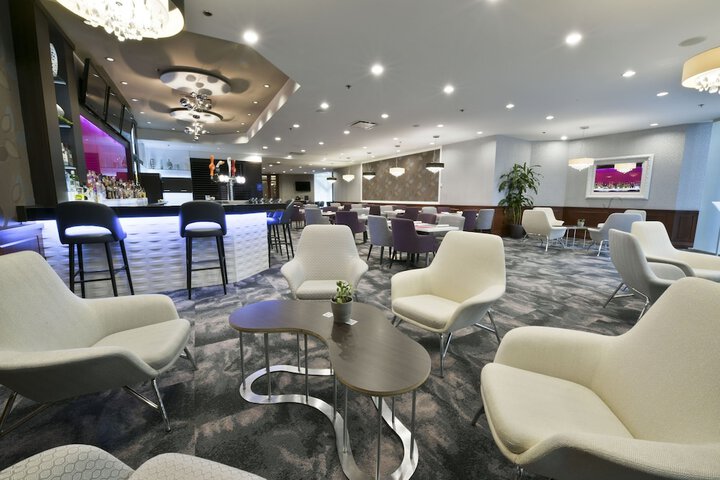 Lounge 45 of 58