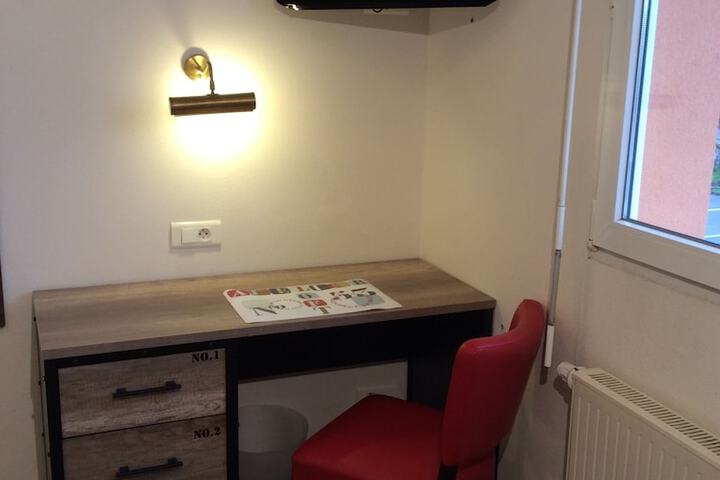 Room 33 of 61