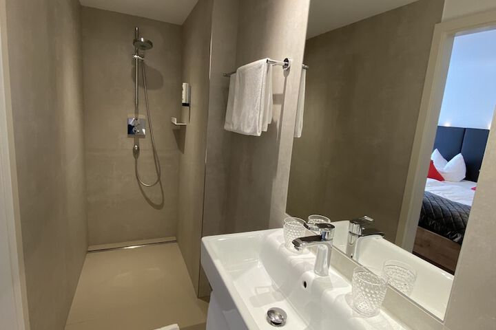 Room 46 of 70