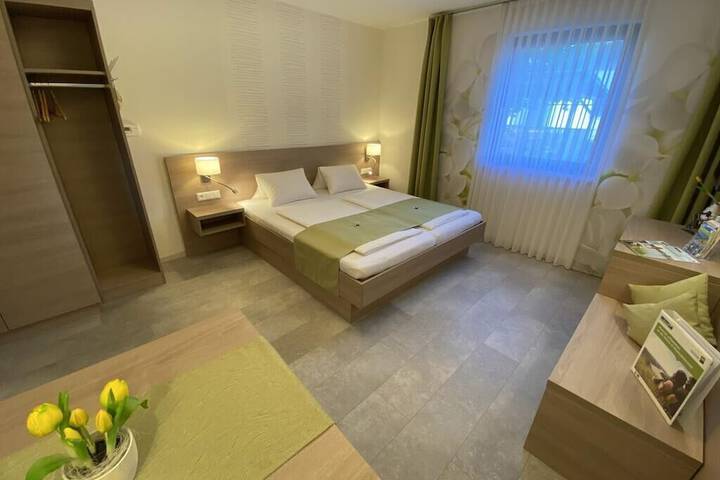Room 3 of 44
