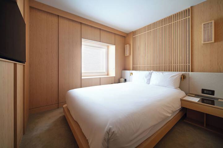 Room 39 of 142