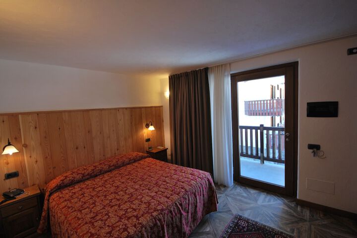 Room 18 of 66