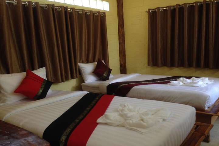 Room 9 of 34