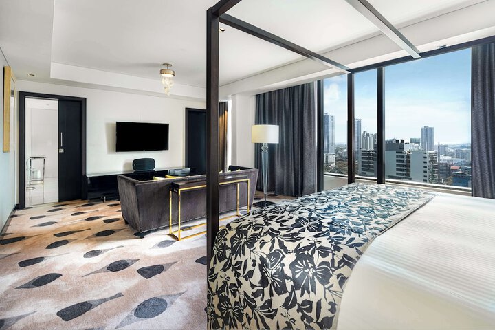 Room 47 of 100