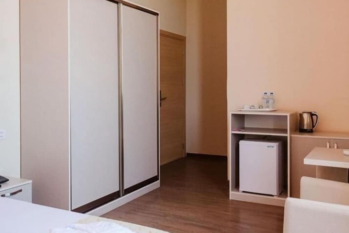 Room 7 of 63