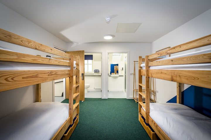 Room 14 of 77