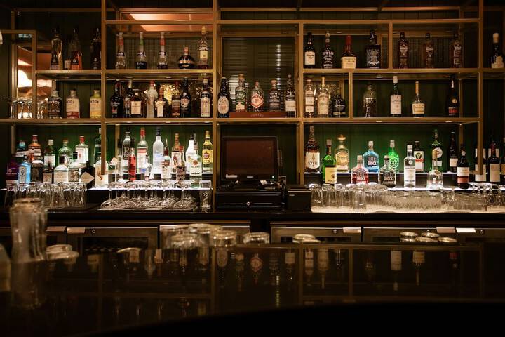 Lounge 125 of 146