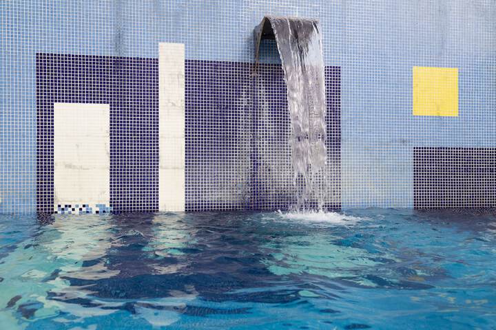Pool 93 of 198