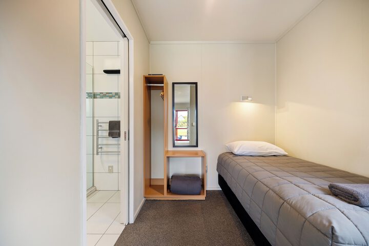 Room 28 of 161