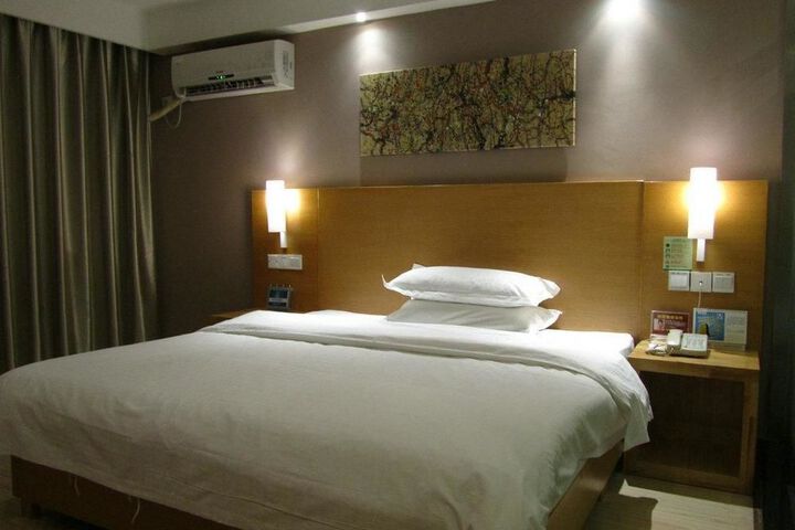 Room 18 of 21