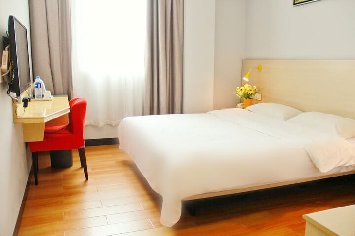 Room 7 of 29