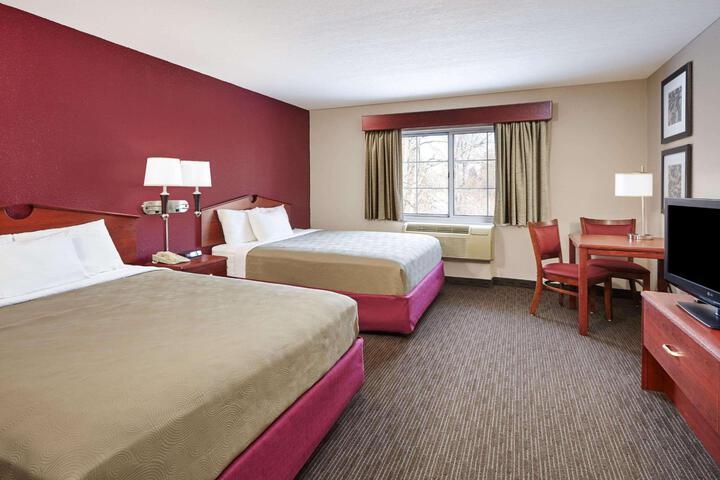 1 King Bed (3 of 8)