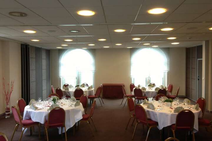 Ballroom/Hall 40 of 42