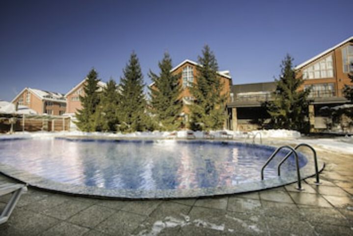 Pool 4 of 5