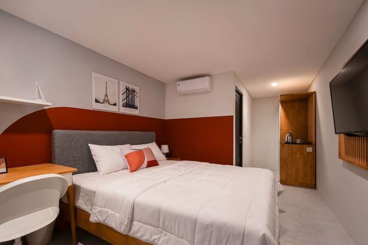 Room 6 of 19