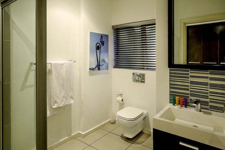 Room 14 of 37