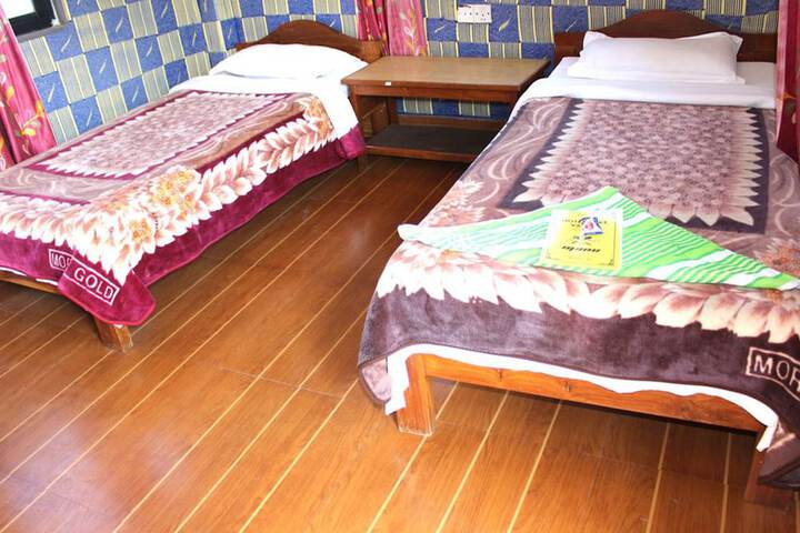 Room 6 of 19
