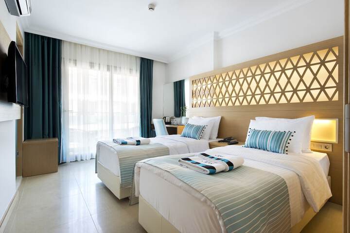 Room 10 of 21
