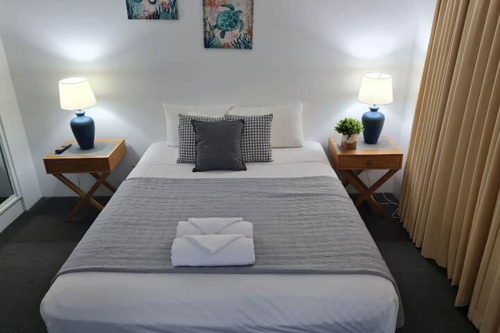 Room 4 of 35