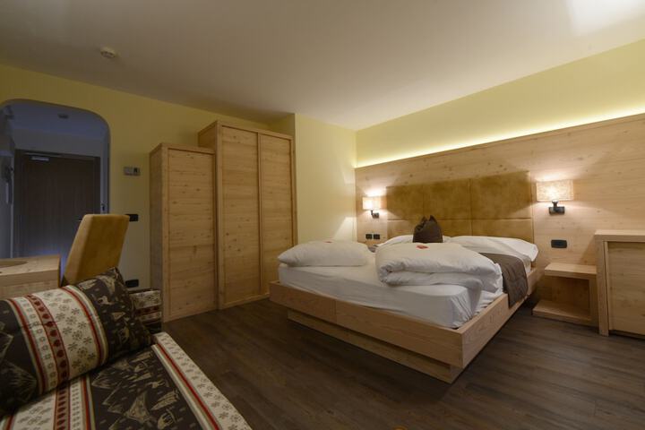 Room 7 of 48