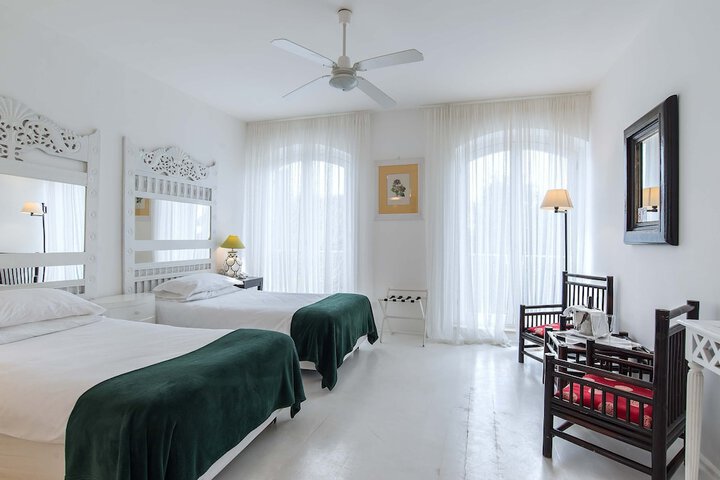 Room 14 of 65
