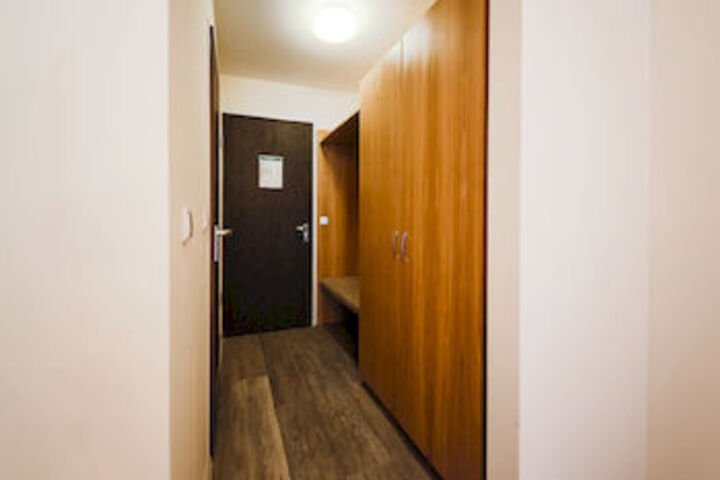 Room 14 of 27