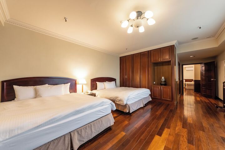 Room 100 of 203