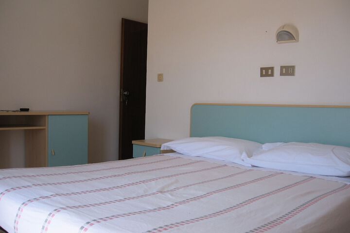 Room 2 of 16
