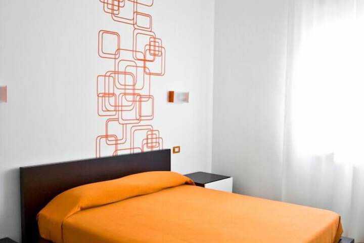 Room 7 of 27