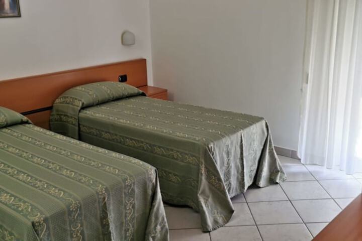 Room 5 of 51