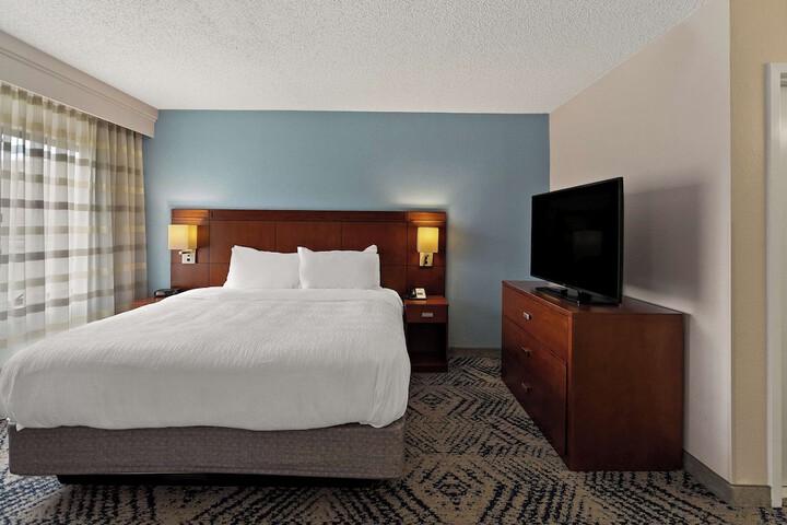 1 King Bed Sofa Bed Microwave and Refrigerator Full Breakfast (5 of 15)