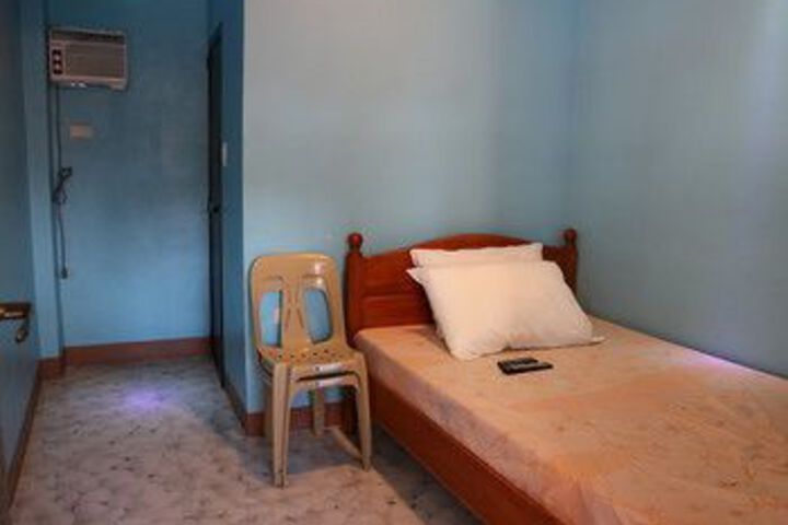 Room 13 of 31