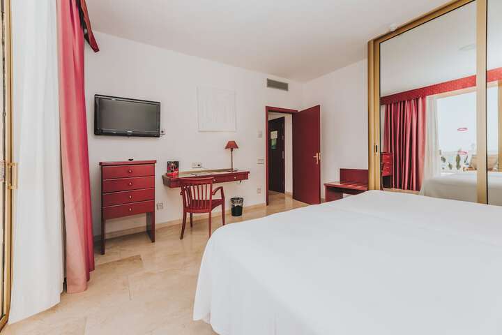 Room 4 of 35