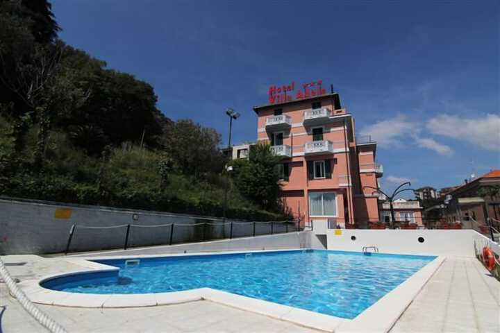 Pools & Facilities
