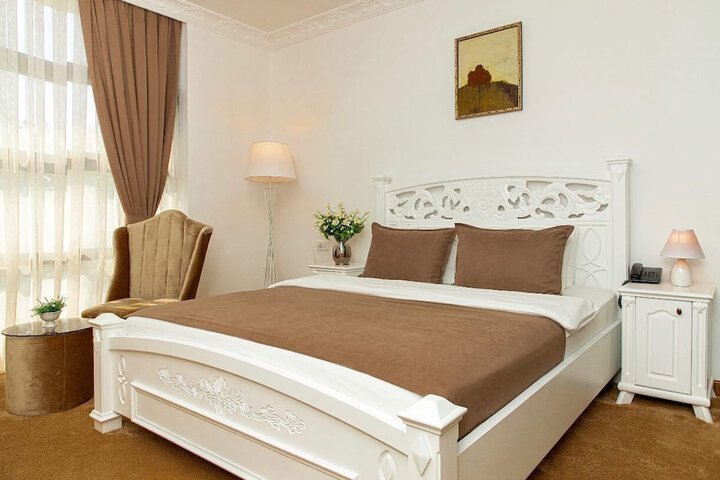 Room 3 of 21