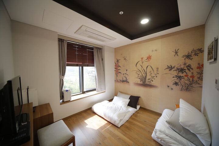 Room 13 of 49