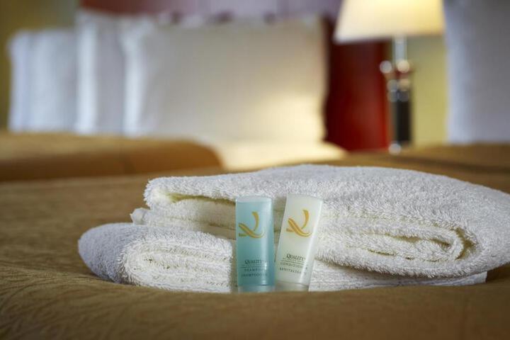 1 King Bed (1 of 17)