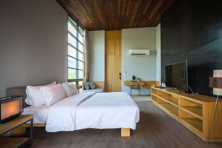 Room 18 of 119