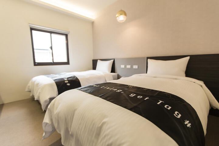 Room 14 of 37