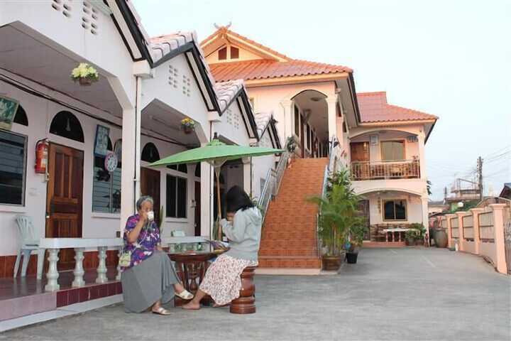 Hotel 6 of 8