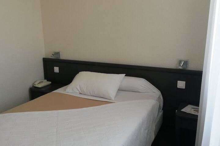 Room 25 of 87