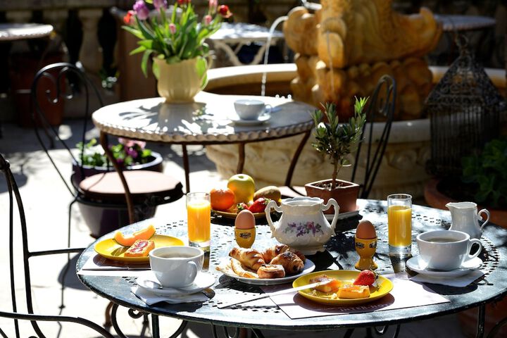 Breakfast area