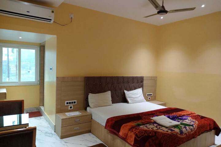 Room 11 of 22