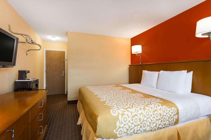 1 King Bed (2 of 3)