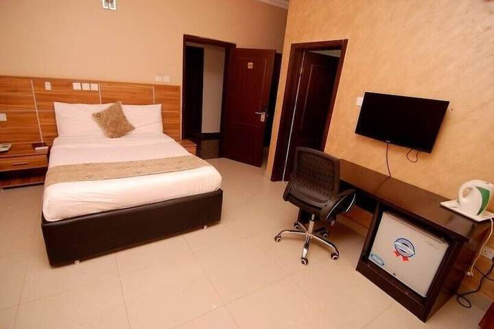 Room 5 of 48
