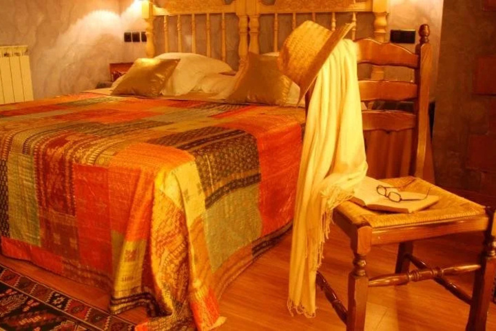 Room 4 of 20