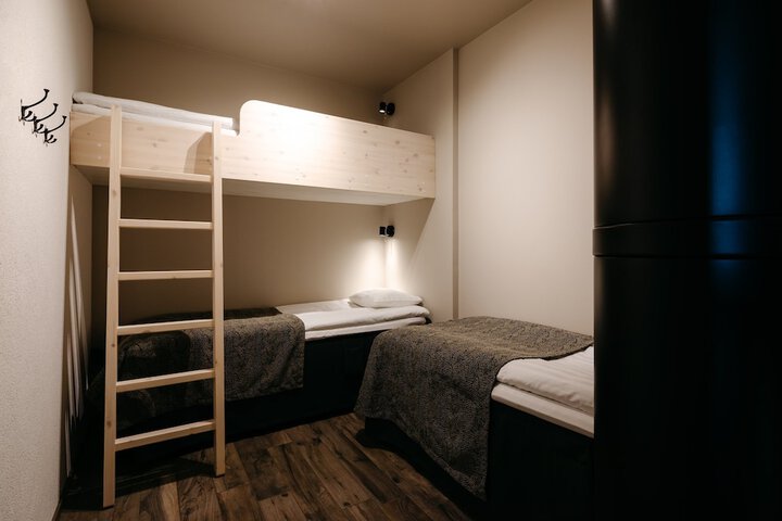 Room 22 of 102