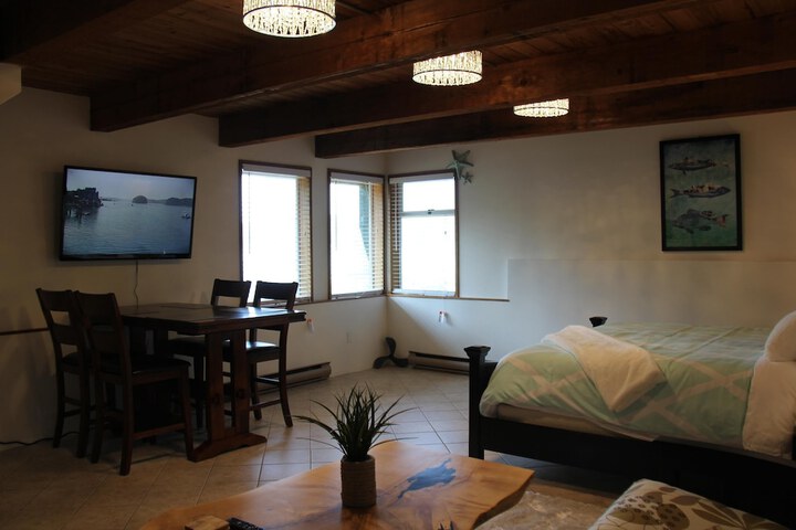 Room 3 of 48