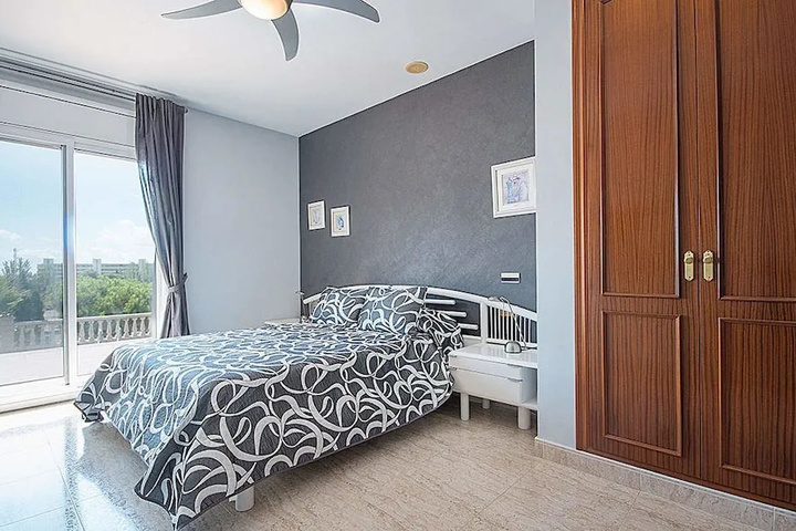Room 3 of 25