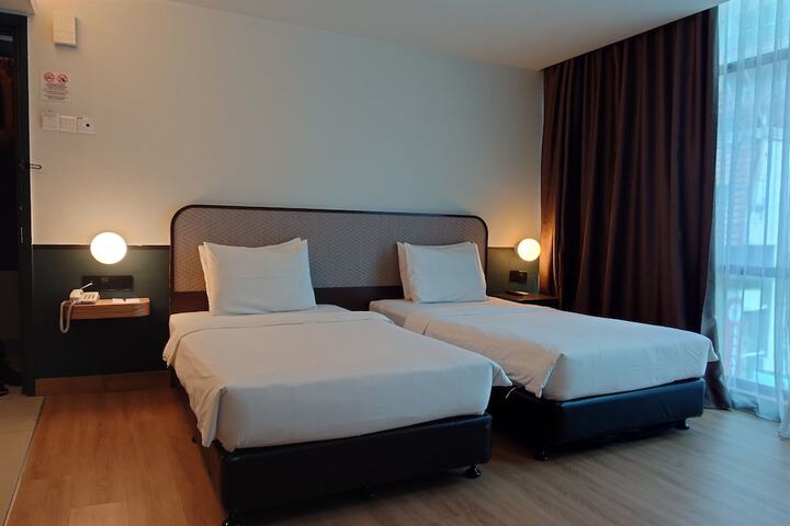 Room 26 of 38